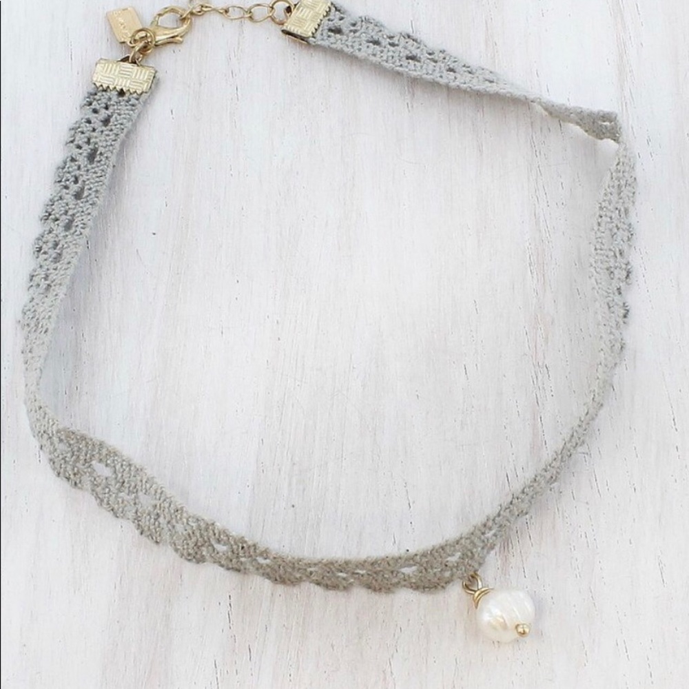 Gray crochet choker with pearl charm